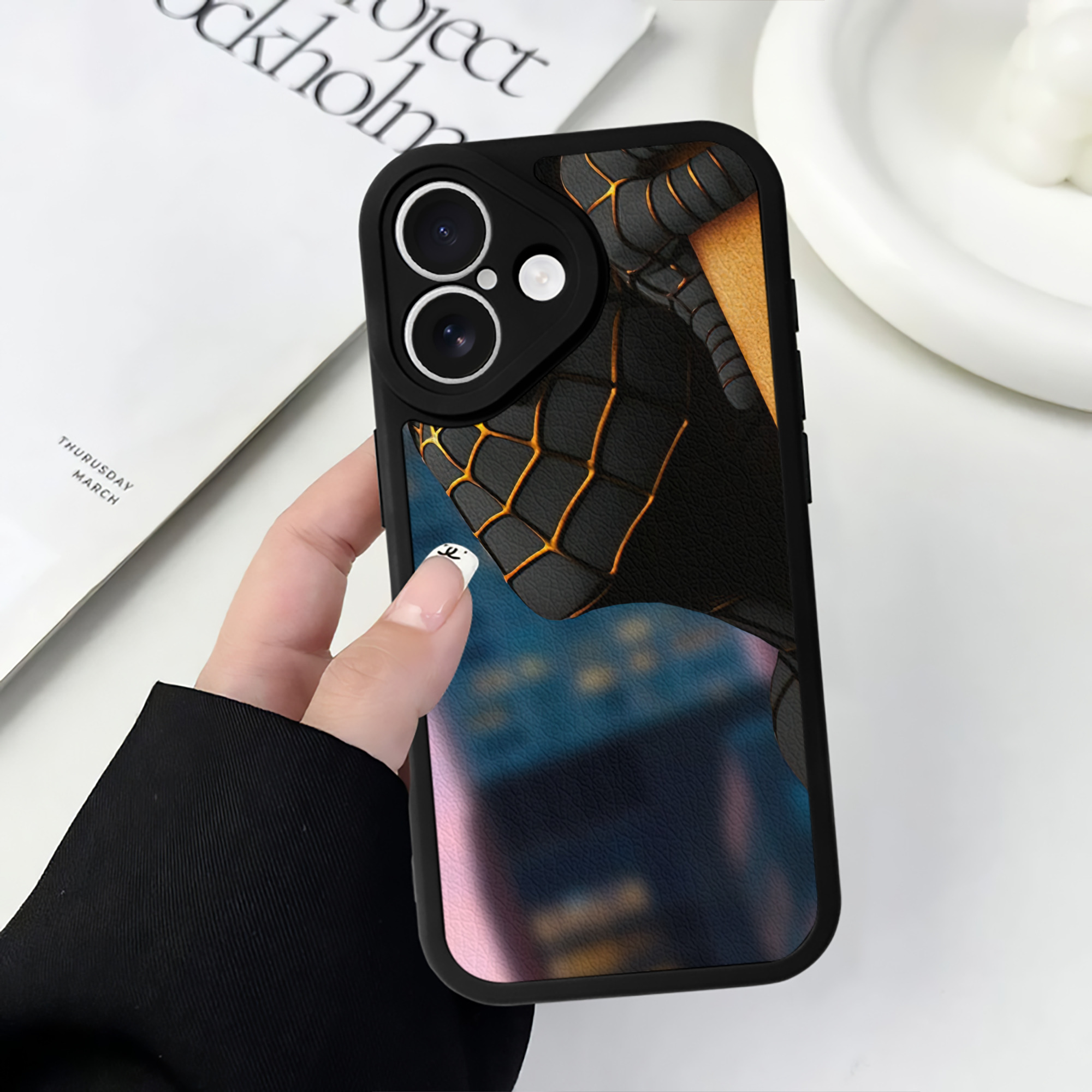 Spider Man スパイダーマン 【iPhone 16シリーズ対応】シリコンスマホケース（レザー調） 材質：シリコン